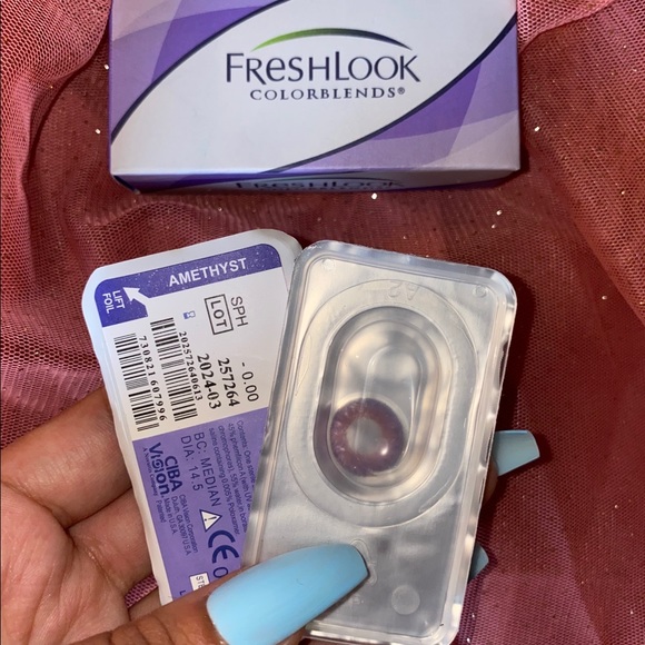 New!! Make up case w/accessories - Picture 12 of 16